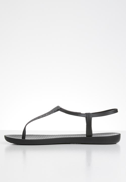 Ipanema - Class pop T-strap sandal - black