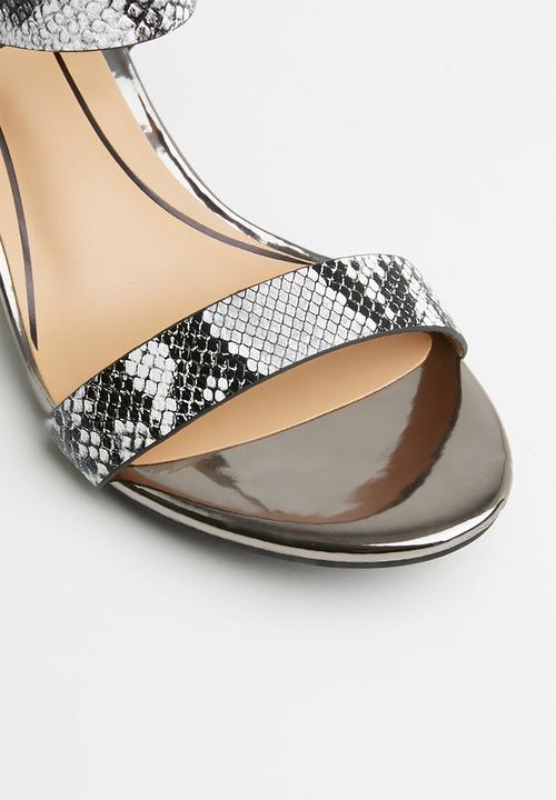 Butterfly Feet - Marie heel - black
