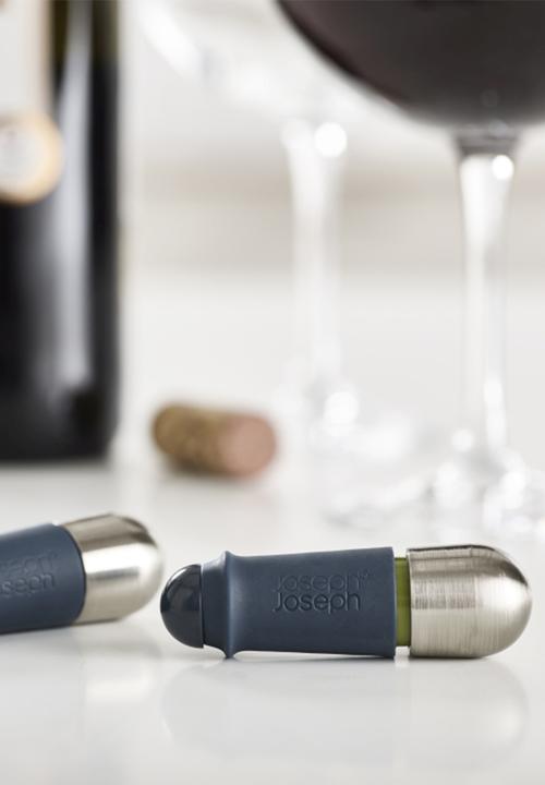 Joseph Joseph - Barwise™ twist-lock wine stoppers - blue