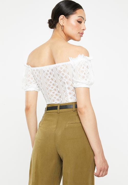 Missguided - Bardot puff sleeve lace up bodysuit - white