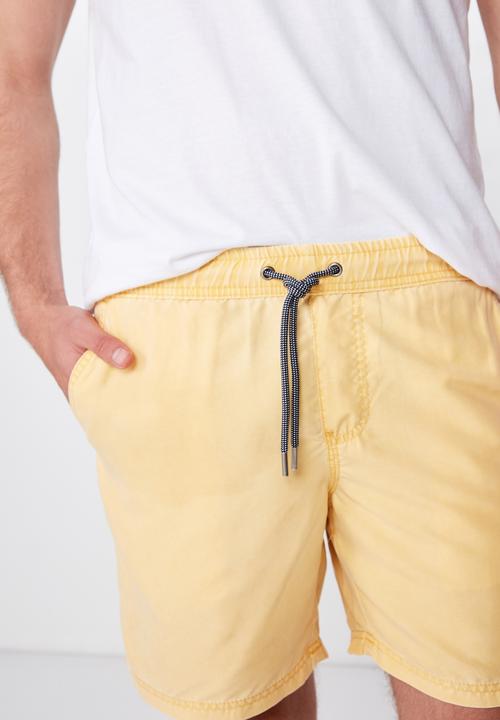 Cotton On - Hoff short - yellow