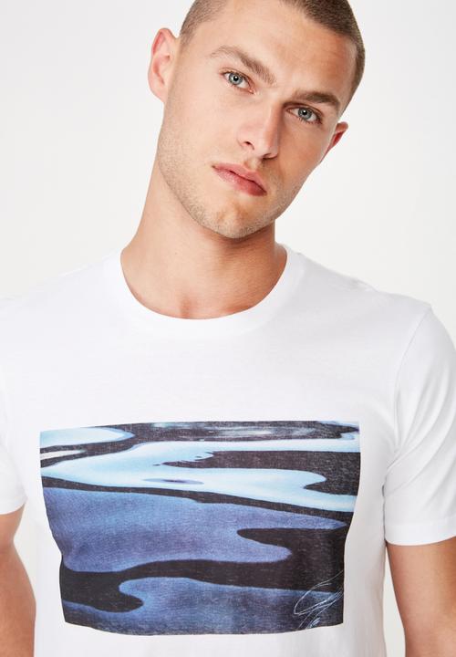 Cotton On - Tbar photo short sleeve tee - white