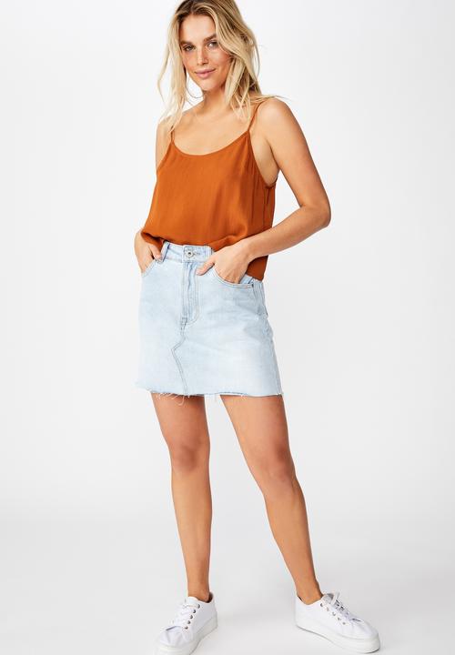 Cotton On - Astrid cropped scoop neck - brown
