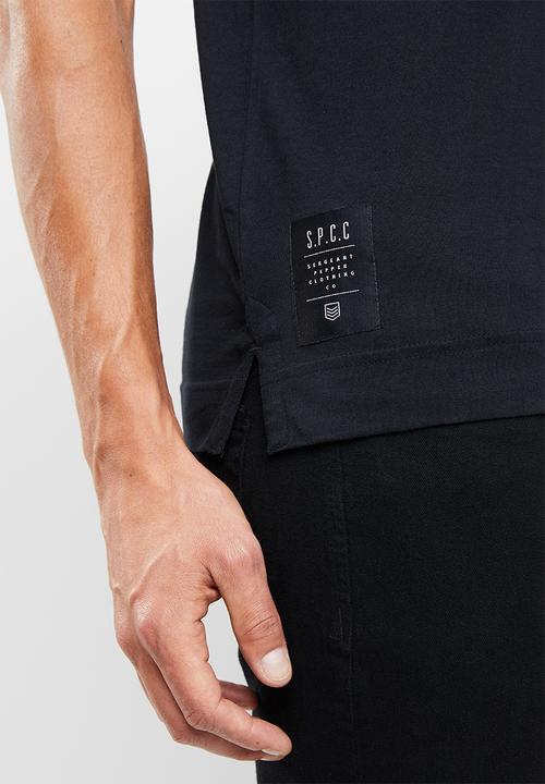 S.P.C.C - Side split applique tee - black
