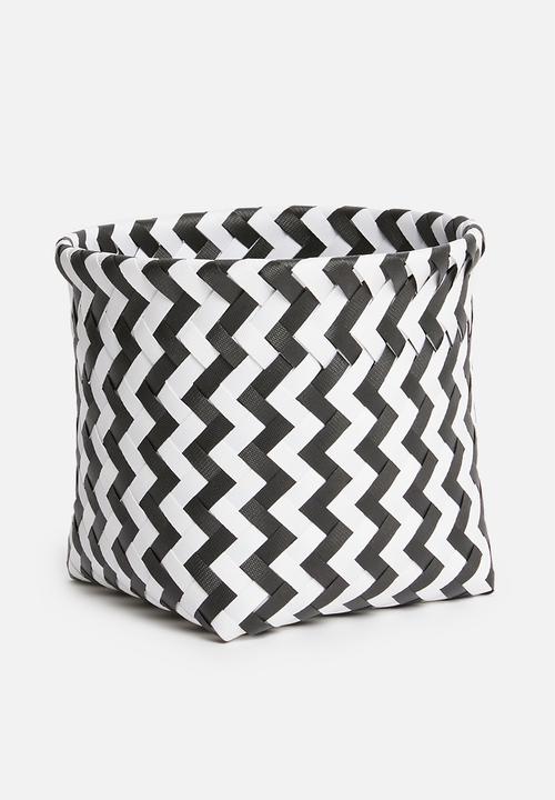 Sixth Floor - Plastic basket small - black & white