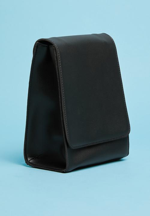 Superbalist - Minimal detail crossbody bag - black