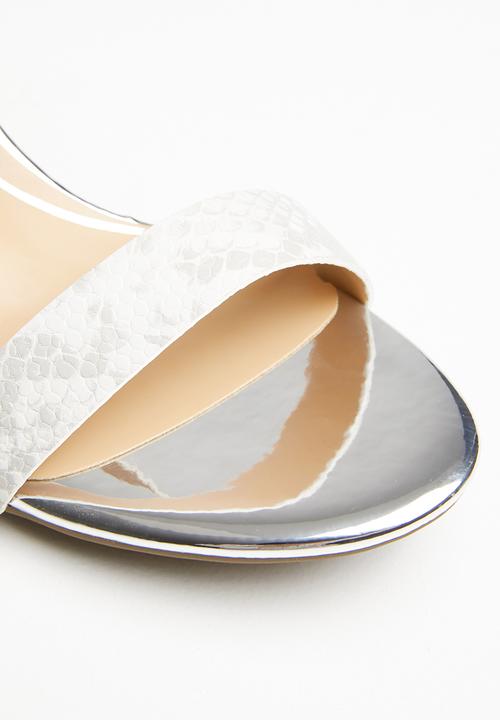 Butterfly Feet - Marie heel - white