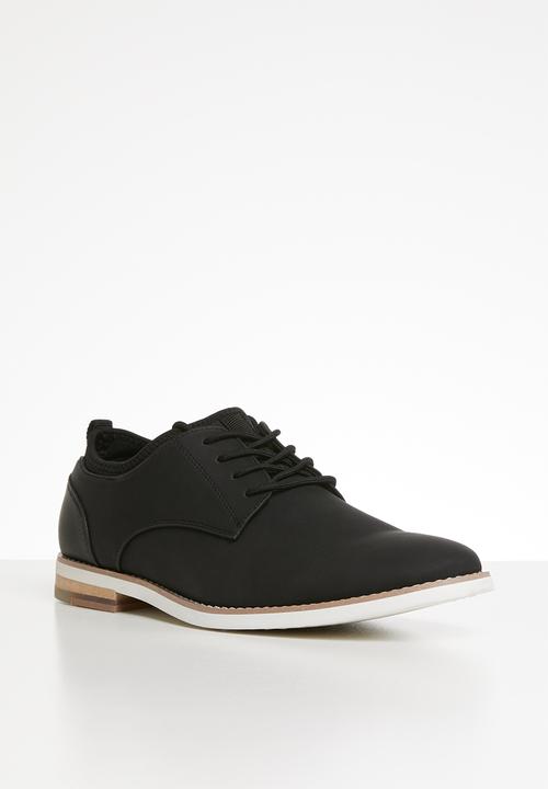 Call It Spring - Lorwerth - black