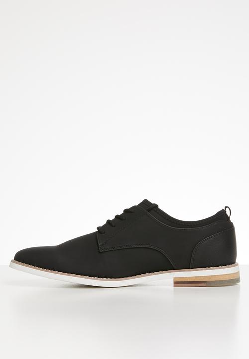 Call It Spring - Lorwerth - black