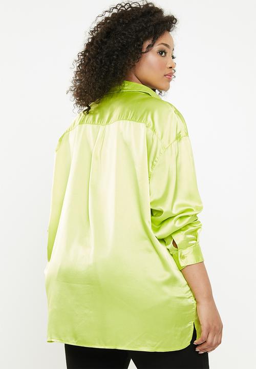 Missguided - Curve double pocket oversized satin shirt - green