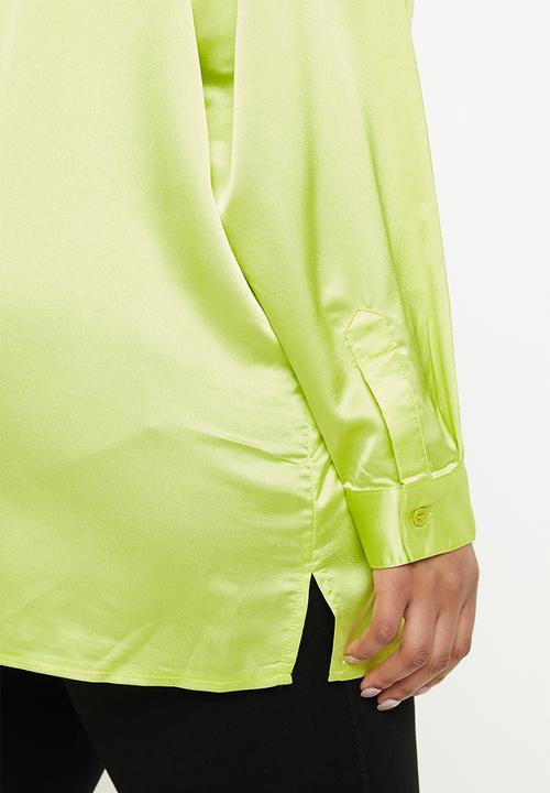 Missguided - Curve double pocket oversized satin shirt - green