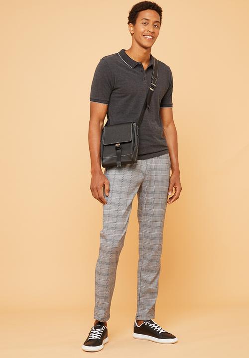 Superbalist - Pique slim fit tipped golfer - grey