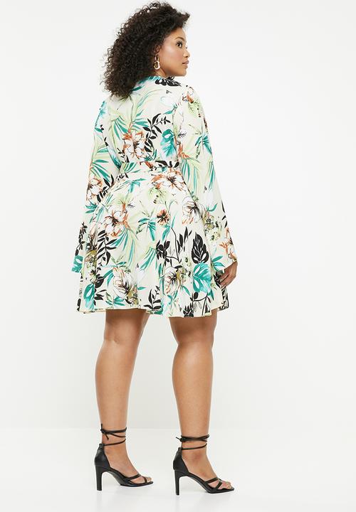 Missguided - Curve satin flared sleeve mini dress - multi