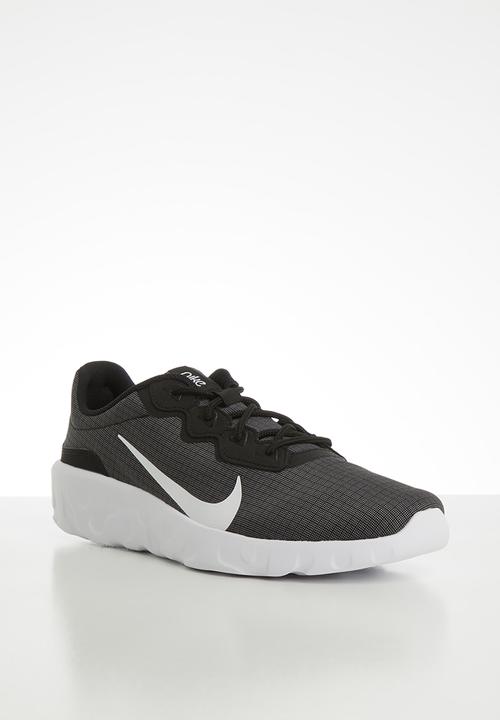 Nike - Explore Strada - black / white