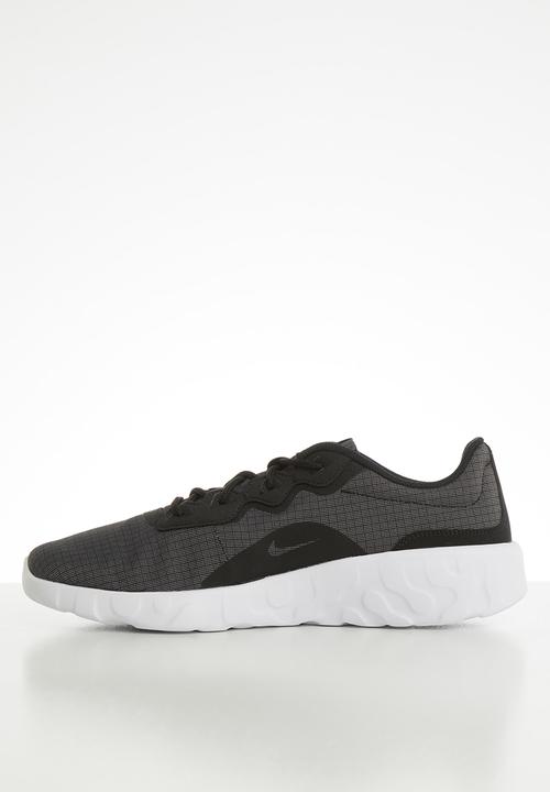 Nike - Explore Strada - black / white