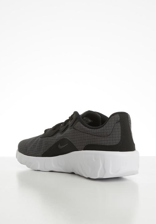 Nike - Explore Strada - black / white