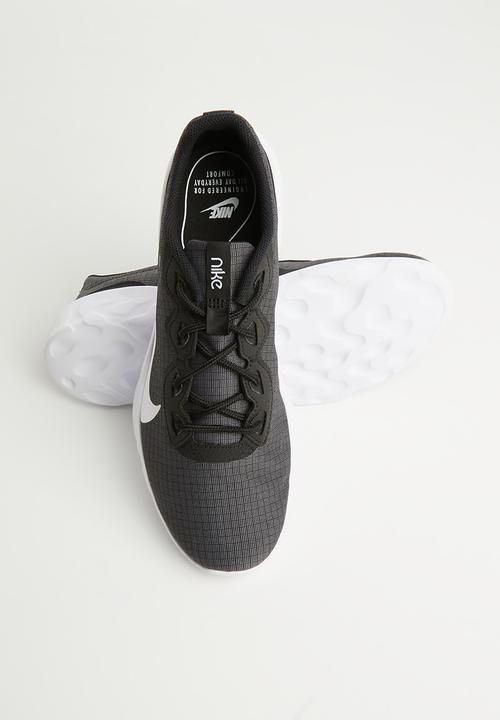 Nike - Explore Strada - black / white