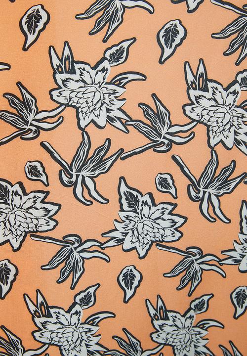Superbalist - Open front cover up - orange