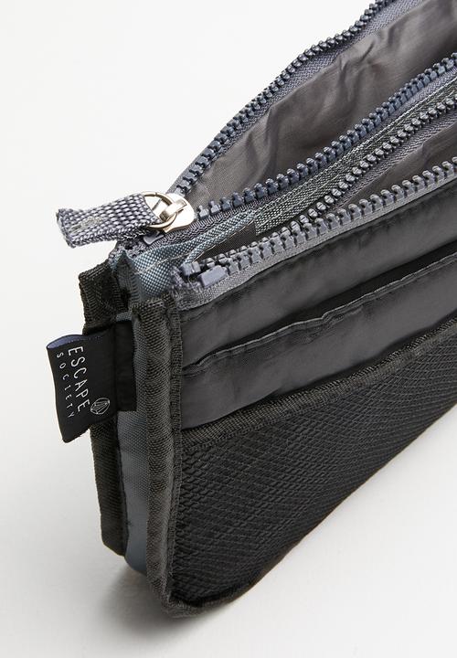 Escape Society - Cosmetic travel organiser - black