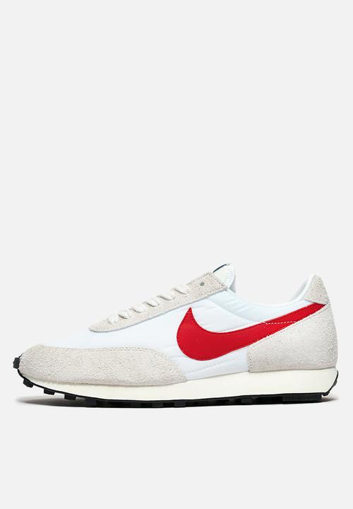Nike - Daybreak SP - white / university red