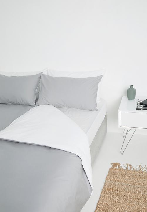 Sixth Floor - 200TC reversible cotton duvet set - grey/white