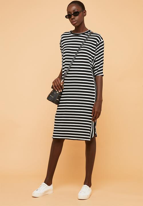 Superbalist - Relaxed tee dress - black & white