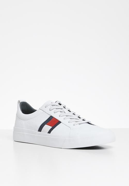 Tommy Hilfiger - Leather flag detail sneaker - white
