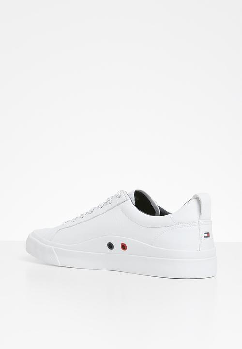 Tommy Hilfiger - Leather flag detail sneaker - white