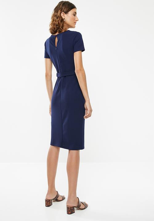 edit - Fitted dress with tie belt - navy
