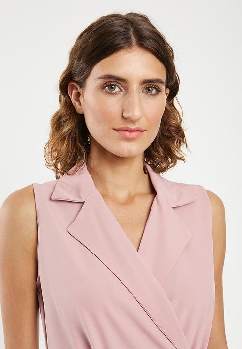 edit - Sleeveless wrap dress with collar - pink