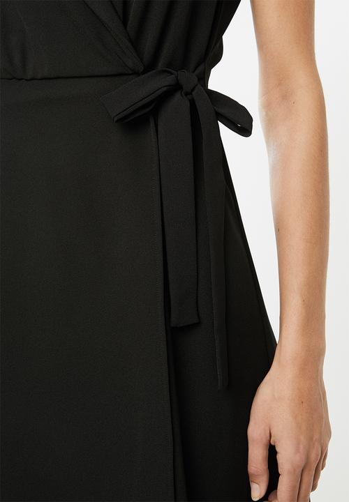 edit - Sleeveless wrap dress with collar - black