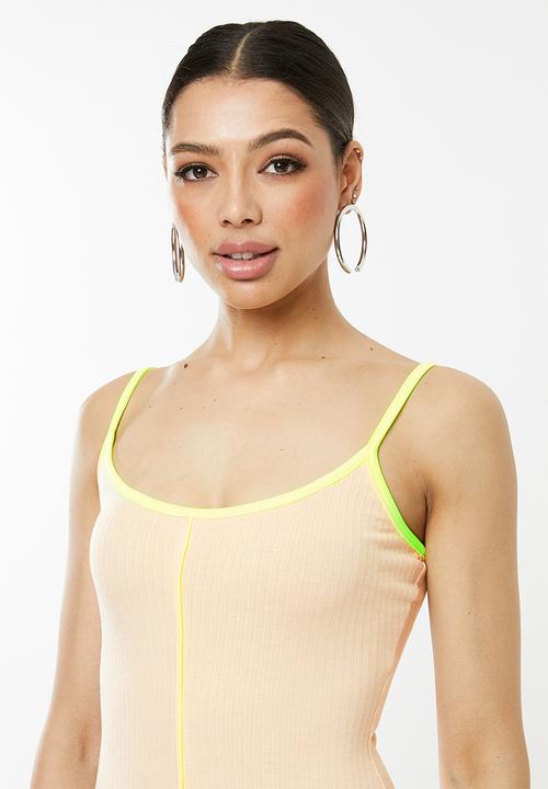 Missguided - Ribbed contrast piping midi dress - beige & green
