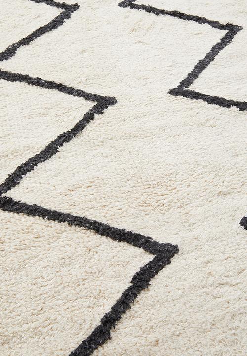 Sixth Floor - Tufted runner - white & black