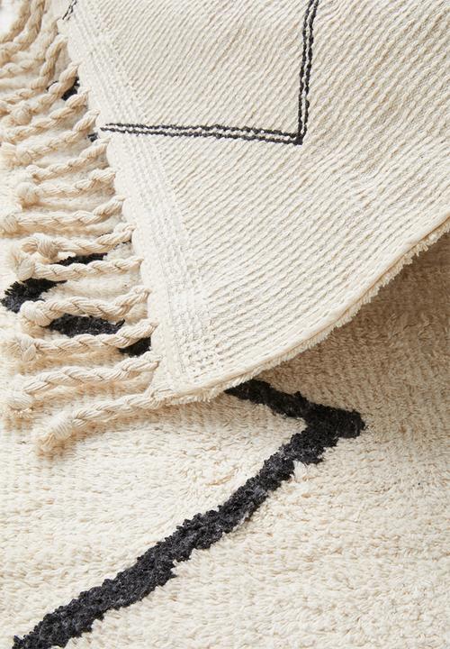 Sixth Floor - Tufted runner - white & black