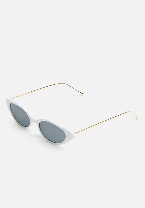 Superbalist - Dua cateye sunglasses - gold & white