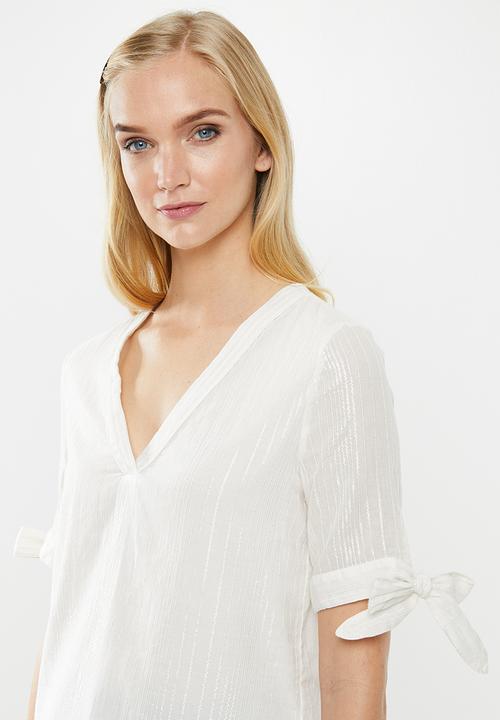 Vero Moda - Lena v-neck top - cream