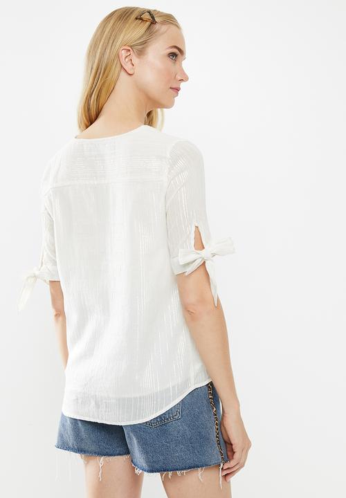 Vero Moda - Lena v-neck top - cream