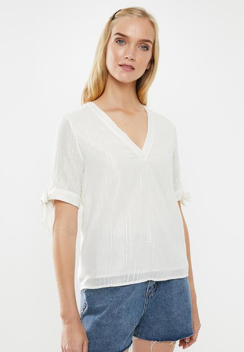 Vero Moda - Lena v-neck top - cream