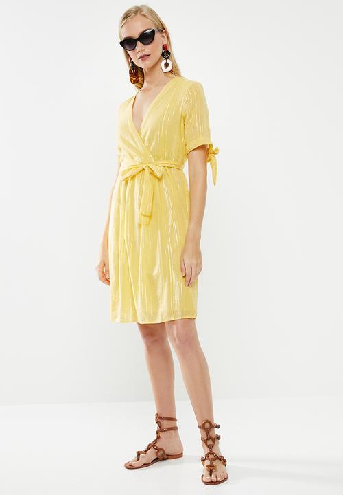 Vero Moda - Lena V-neck dress - yellow 
