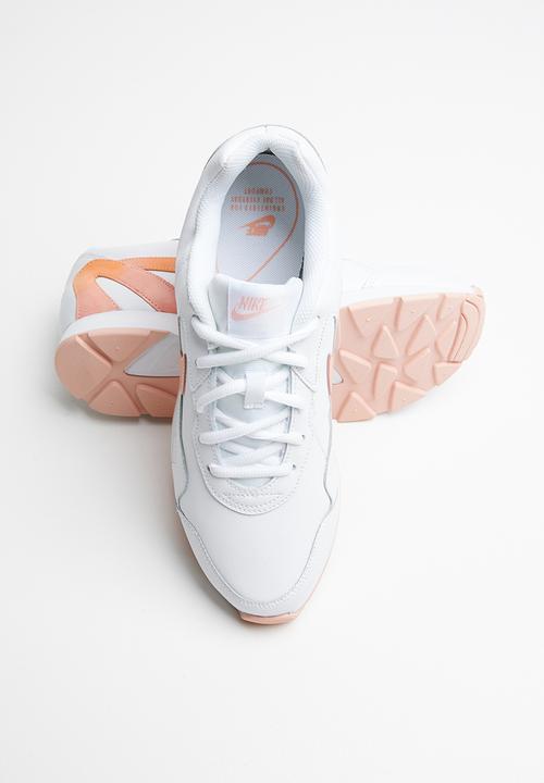 Nike - Delfine Lea - white / kumquat-coral stardust