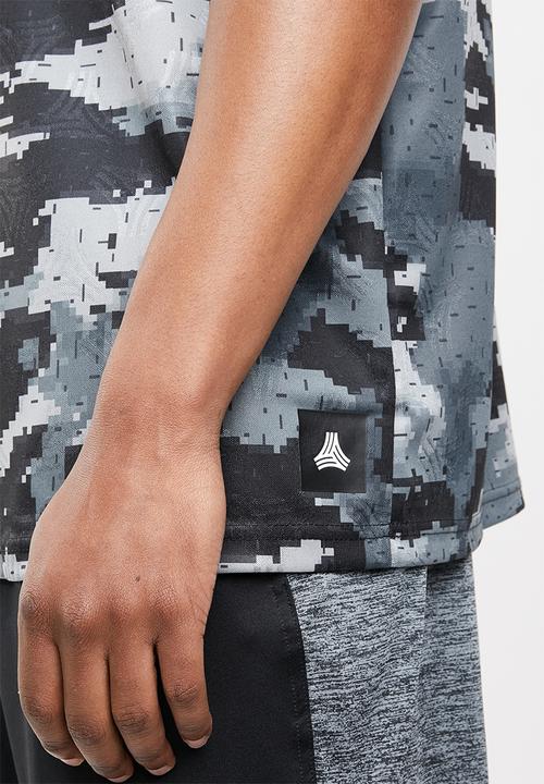 adidas Performance - Tan all over print tee - black & grey