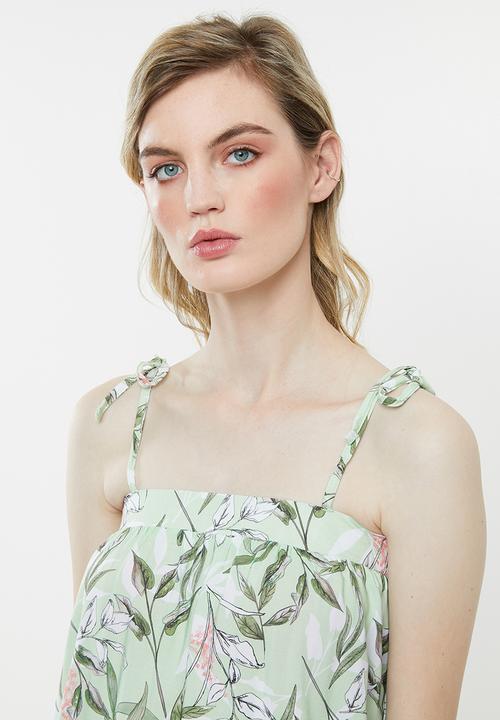 Superbalist - Sleep floral cami and shorts set - green