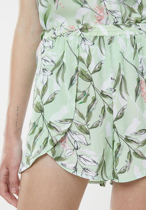 Superbalist - Sleep floral cami and shorts set - green