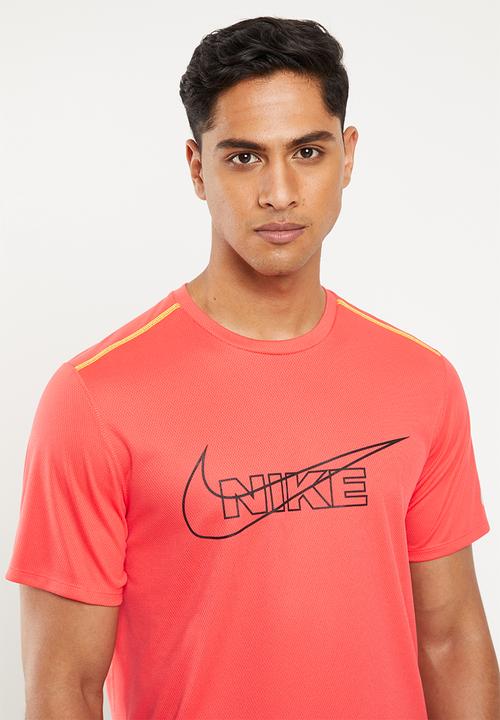 Nike - Short sleeve run top - red