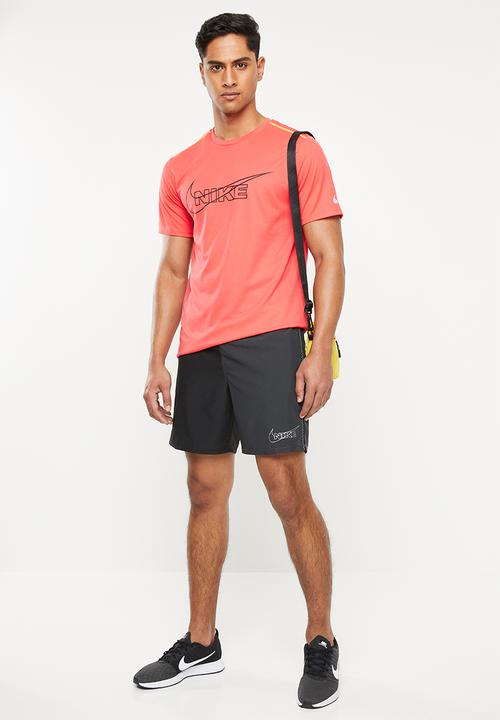 Nike - Short sleeve run top - red