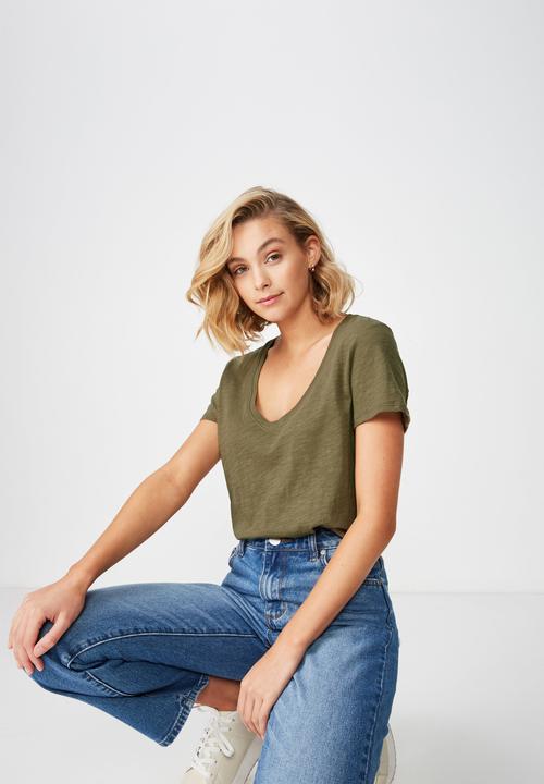 Cotton On - The deep v-neck T-shirt - khaki 