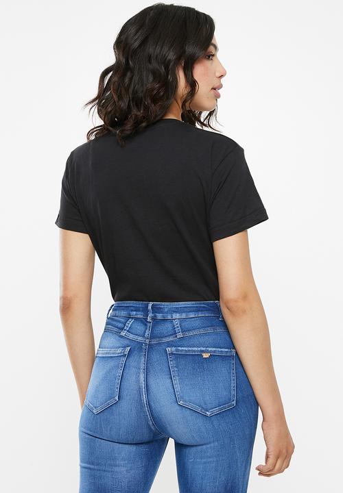 Cotton On - Classic slogan T-shirt embrace your curves - black