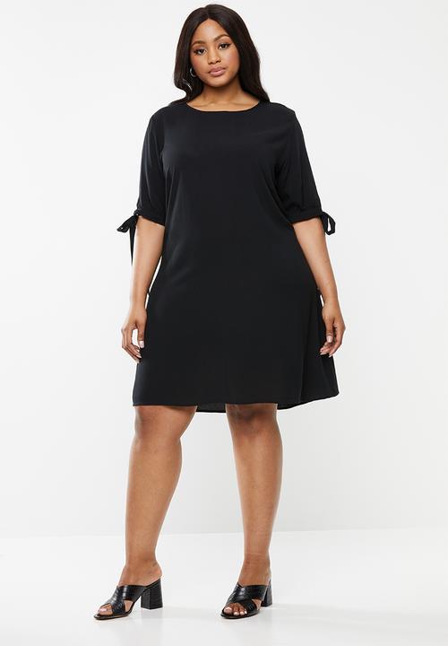 Superbalist - Sleeve detail shift dress - black