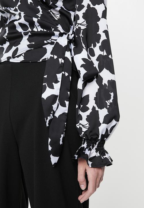 Superbalist - Printed wrap blouse - black & white 