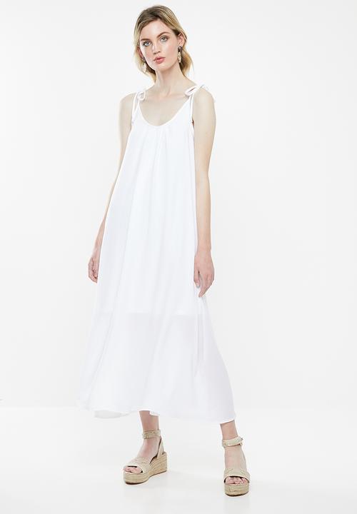 Superbalist - Strappy volume maxi dress - white